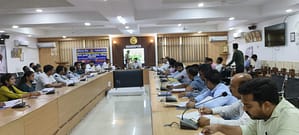 hameerpur जिलाधिकारी की अध्यक्षता में बैंकों की जिला स्तरीय सलाहकार समिति की बैठक